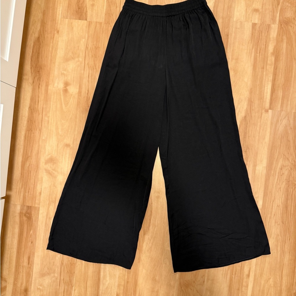 Black Wide-Leg Flowy Pants, Size Medium